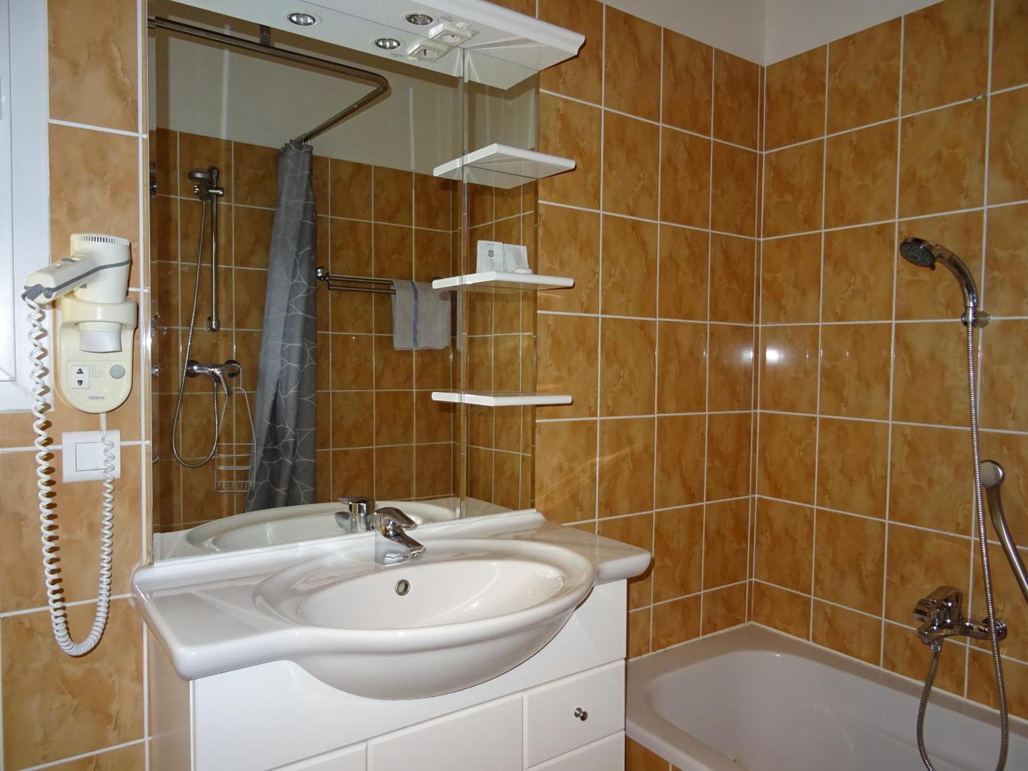 Location Villa Et Studios Roquebrune-sur Argens Luaran gambar