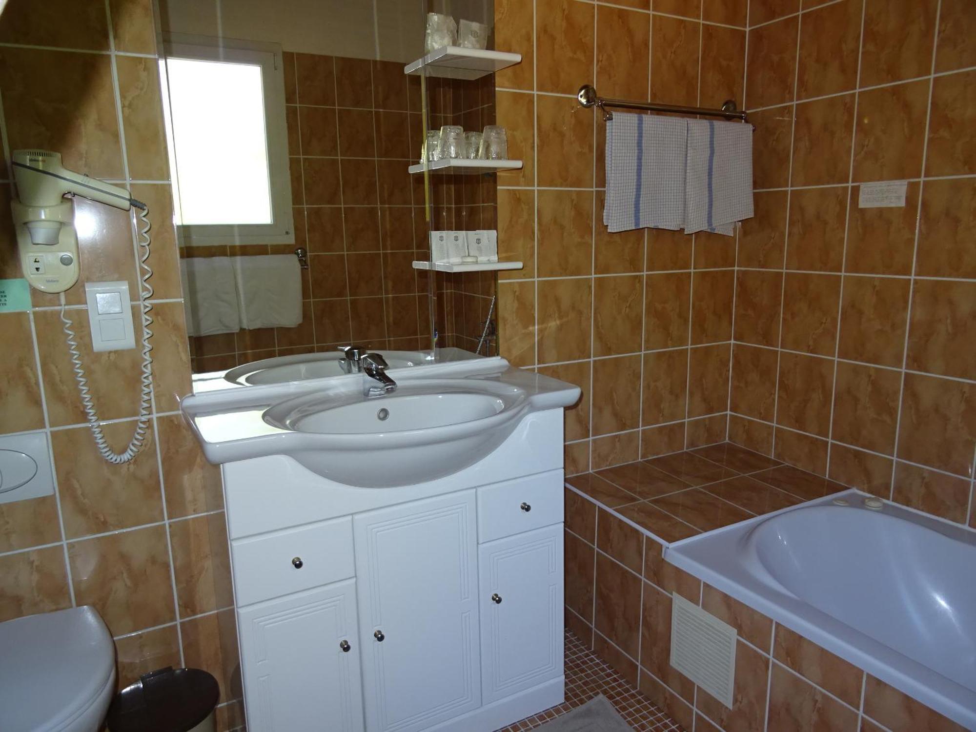 Location Villa Et Studios Roquebrune-sur Argens Luaran gambar
